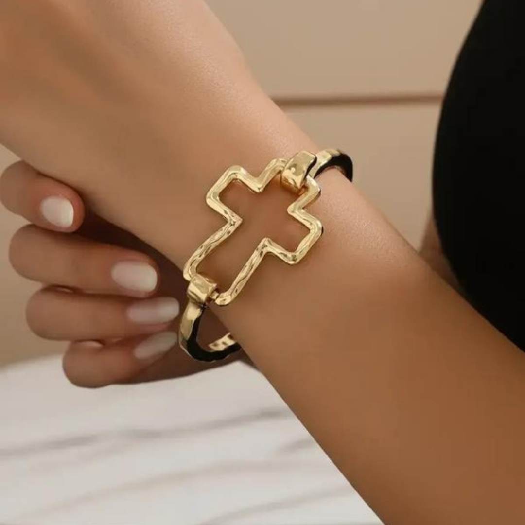 ASHLEY HARRIS — Chunky Cross Bracelet — product image 3