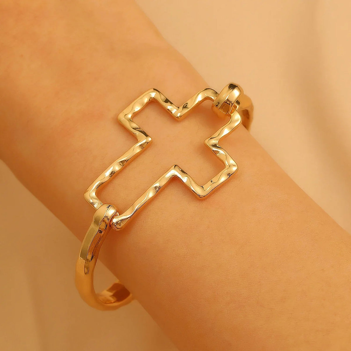 ASHLEY HARRIS — Chunky Cross Bracelet — product image 1